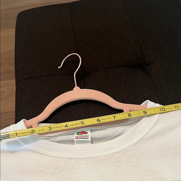 White Horse Graphic T-Shirt. Unisex ( L) - Picture 4 of 4